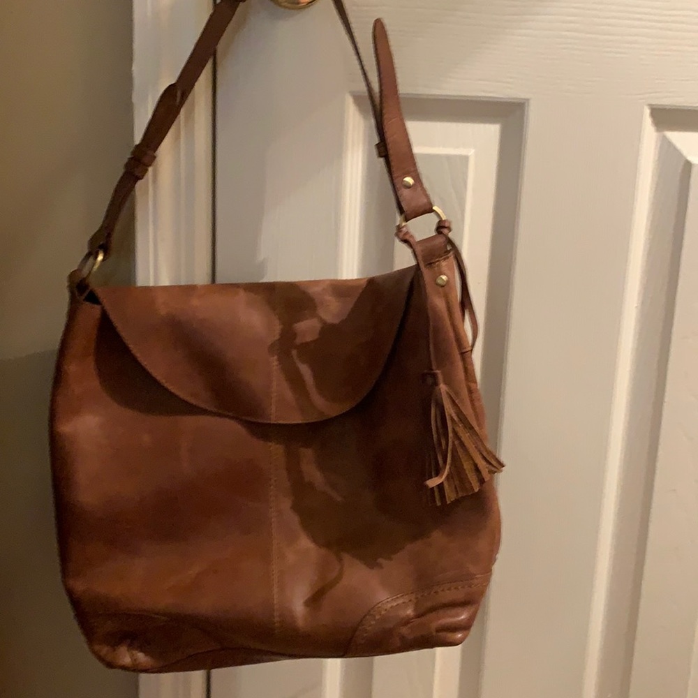 Leather shoulder bag